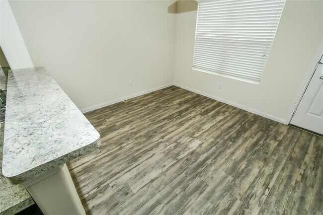 Building Photo - 5807 Dawn Terrace Ct