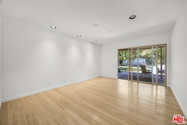 Building Photo - 3133 Barbydell Dr