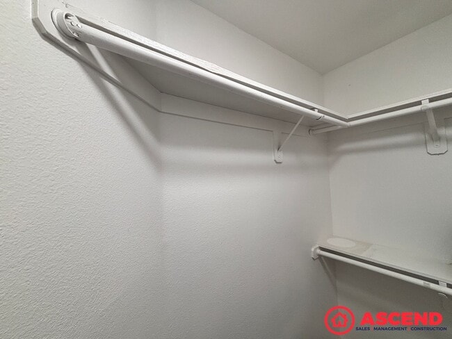 Building Photo - Beautiful 4 Bedroom Home In Rosedale!