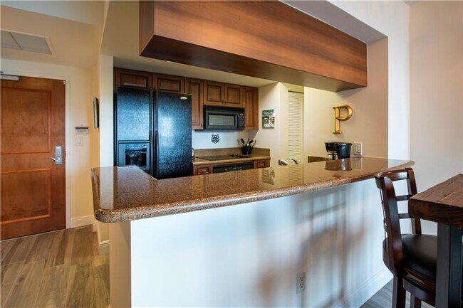 Building Photo - 347 N New River Dr E