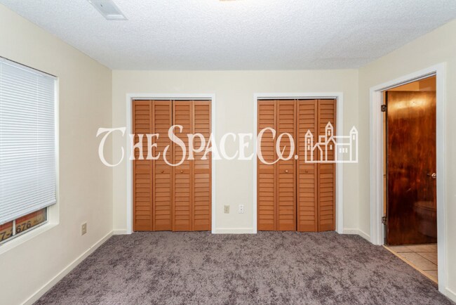 Building Photo - 2020 Coldspring Dr