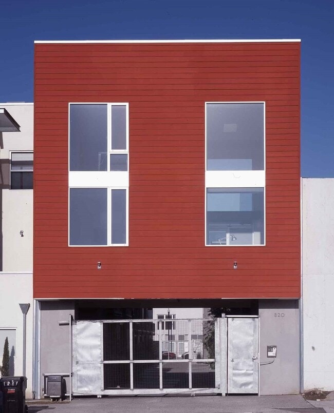 Building Photo - East Village 1BD Two Story Loft!!