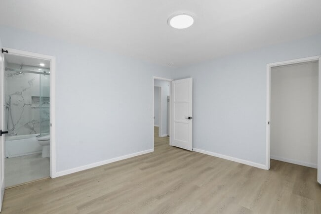 Building Photo - Beautifully Rehabbed Costa Mesa SFH with Large Yard