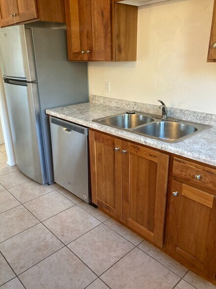 Building Photo - 2113 E Donegal Cir