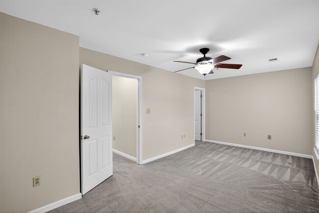 Building Photo - 9880 Moffit Pl