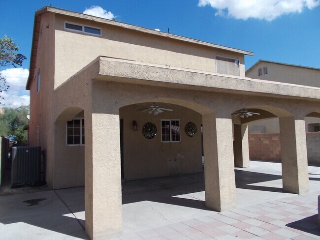 Building Photo - Spacious 4-Bedroom, 2.5-Bathroom Home with...