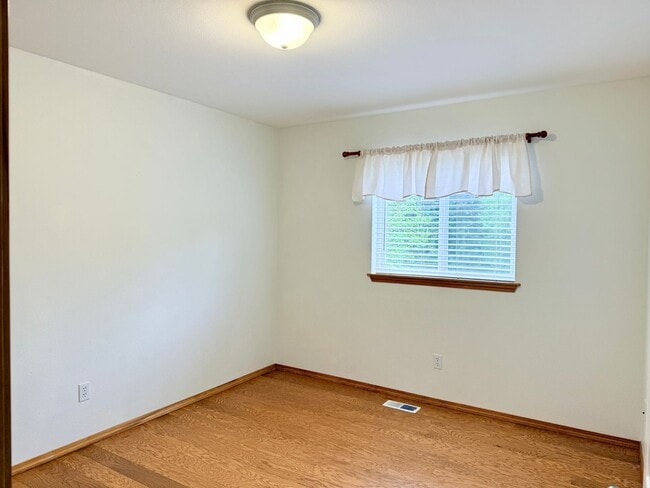 Building Photo - Rare First-Time Rental | Spacious 5BR + Office Cul-de-Sac Home Backing to Nature