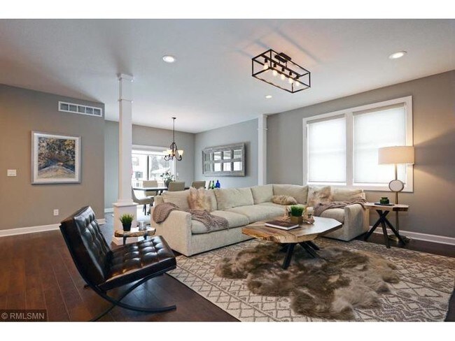 Building Photo - 3221 42nd Ave S