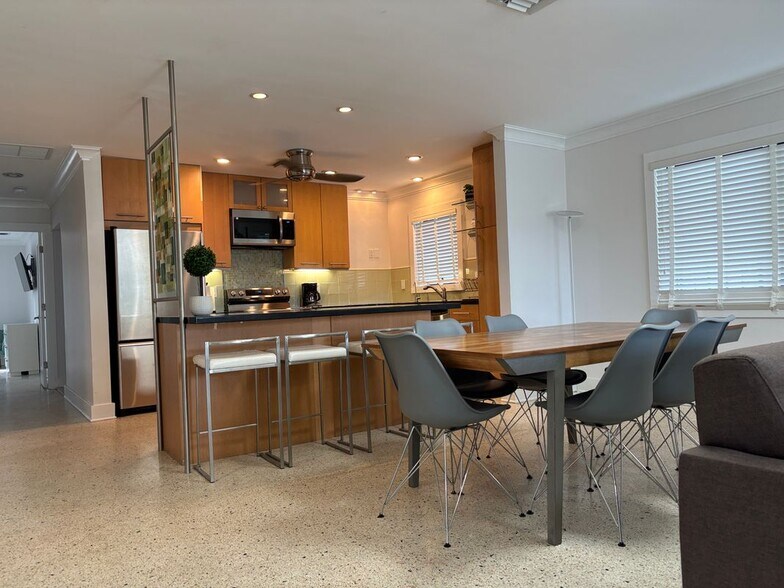 Building Photo - 1410 Polk St