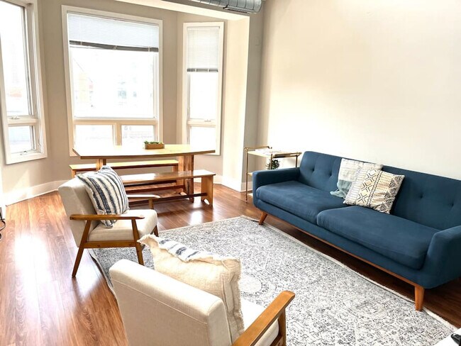 Primary Photo - 870 N Orleans St