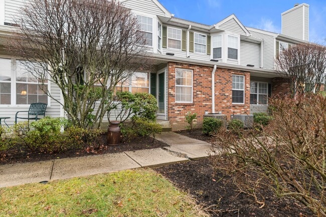 Building Photo - 2504 Cortland Ln
