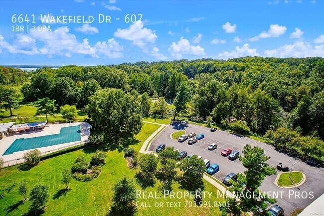 Building Photo - 6641 Wakefield Dr