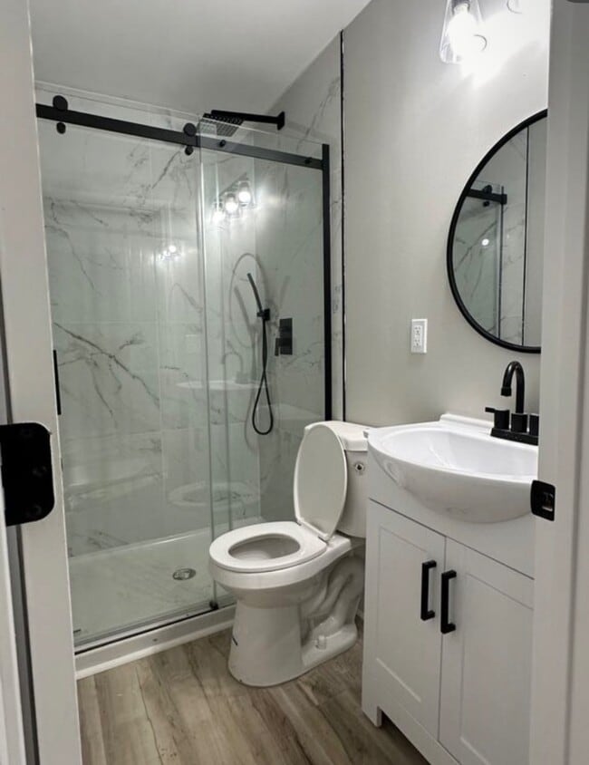 Building Photo - 2110 Mckinley Ave