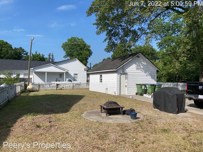 Building Photo - 2 br, 2 bath House - 207 E 3rd Street