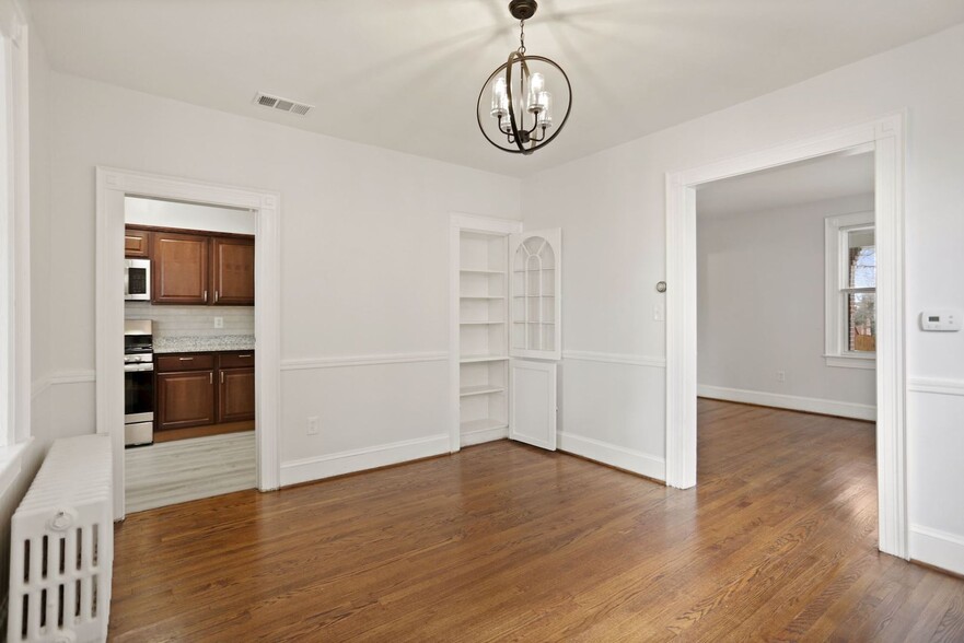 Building Photo - 4312 10th St NE