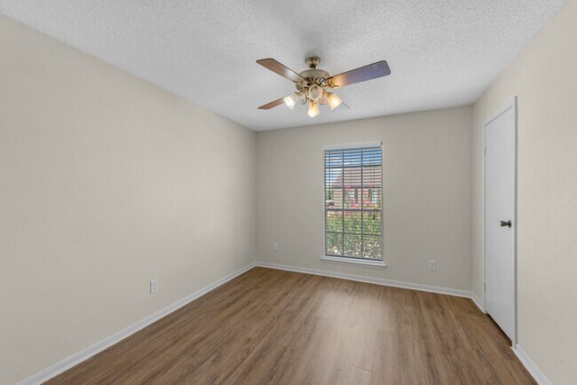 Building Photo - 2120 El Paseo St