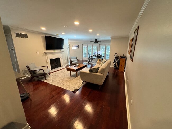 Building Photo - 3201 Lenox Rd NE