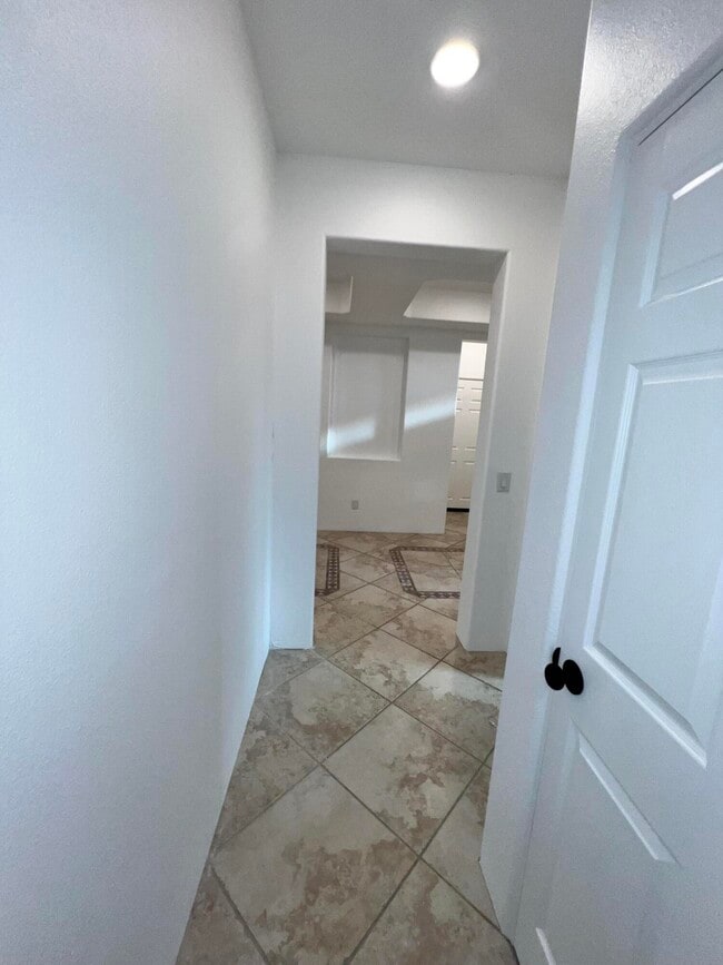 Building Photo - 50342 San Capistrano Dr