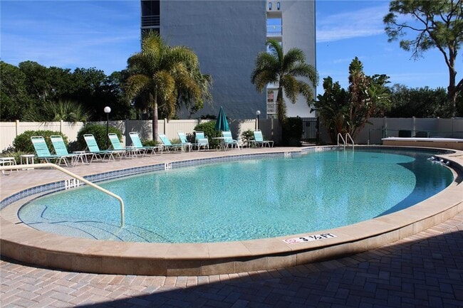 Building Photo - 4240 Ironwood Cir