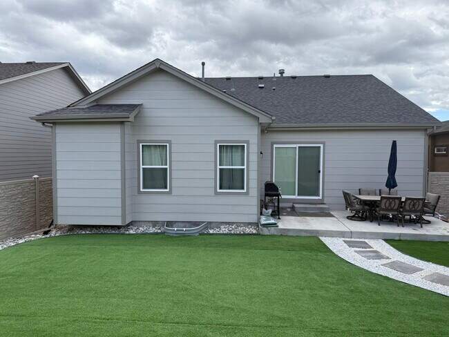 Building Photo - 9958 Golf Crest Dr