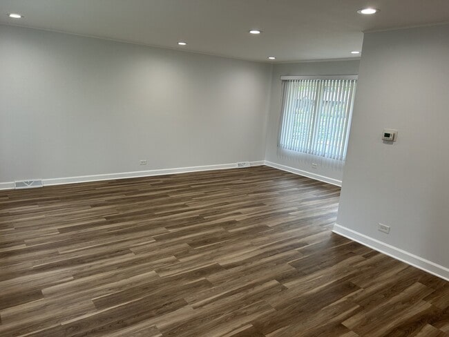 Building Photo - 105 N Phelps Ave