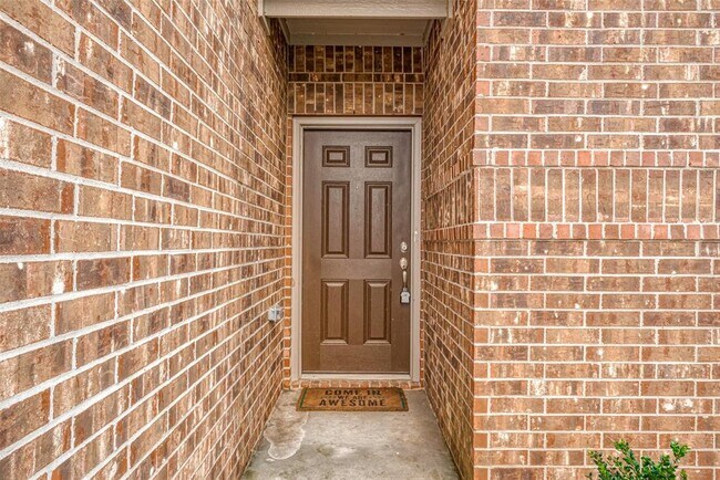 Building Photo - 545 Amberwood Pk Dr