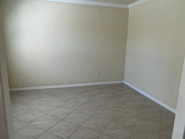 Building Photo - 3576 Valle Santa Cir