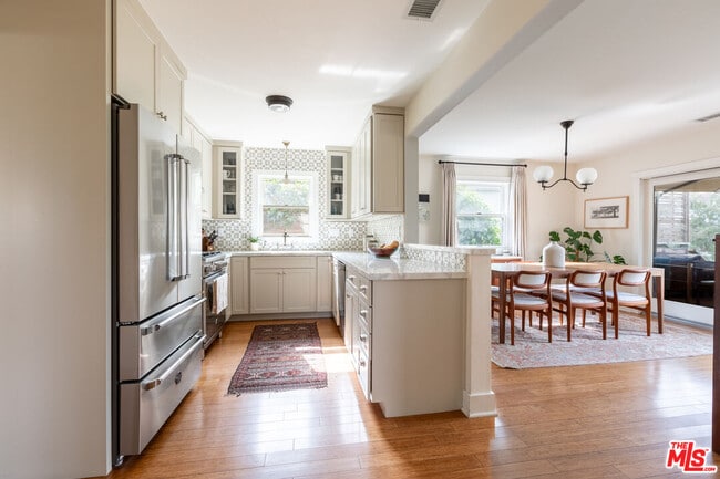 Building Photo - 6271 Saylin Ln