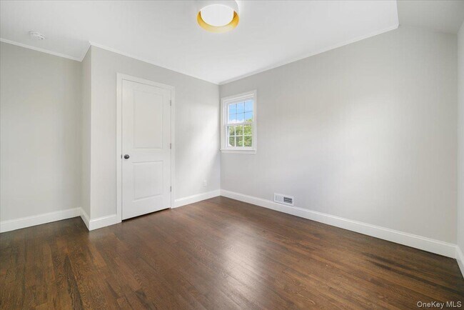 Building Photo - 2 Brower Pl