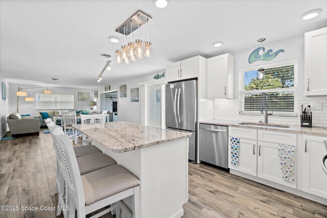 Building Photo - 346 Cyprus Dr