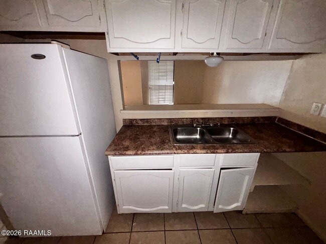 Building Photo - 102 Marigny Cir