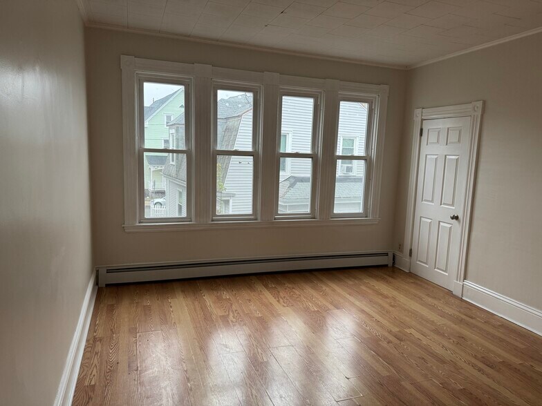 Building Photo - 167 Merrimac St