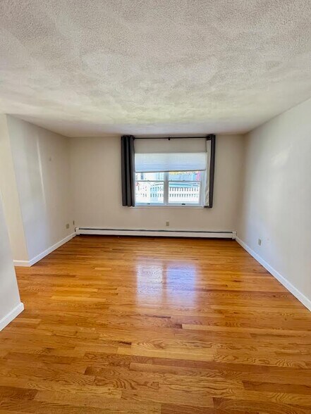 Building Photo - 12 Gardner St