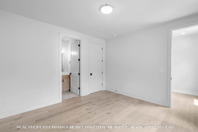Building Photo - 1609 Parkwood Ave