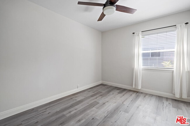 Building Photo - 908 Venezia Ave