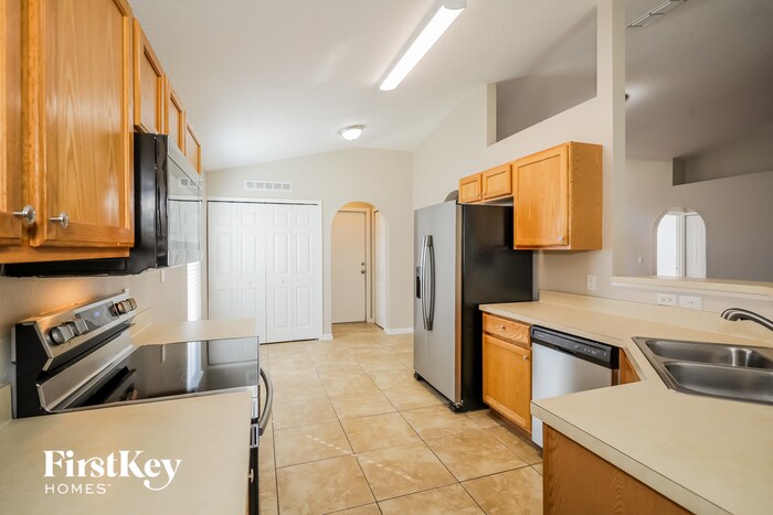 Building Photo - 208 King Arthur Ct