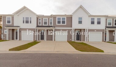 Building Photo - Spacious 3 Bedroom w/Loft, End Unit