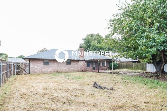 Building Photo - 3 Bedroom Pet-Friendly Home in Yukon, OK w...