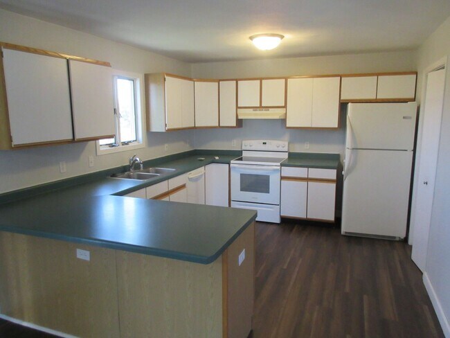 Building Photo - 452