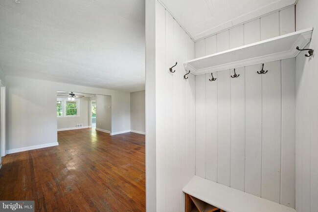 Building Photo - 214 Maryland Ave