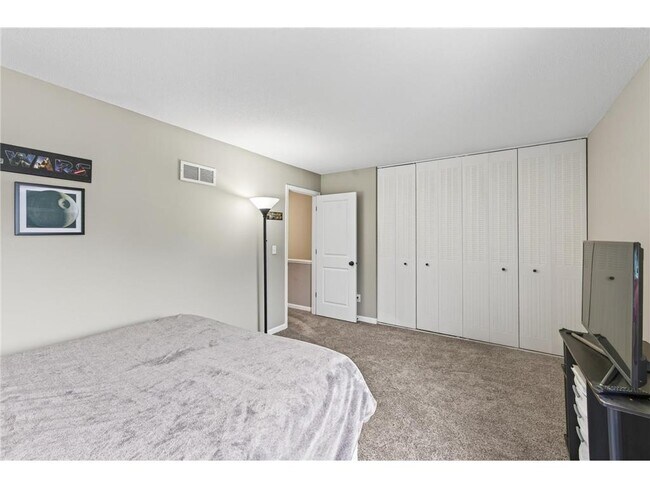 Building Photo - 459 Mailand Ct