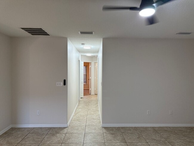 Building Photo - Spacious 4 bedroom home in Lake Mary