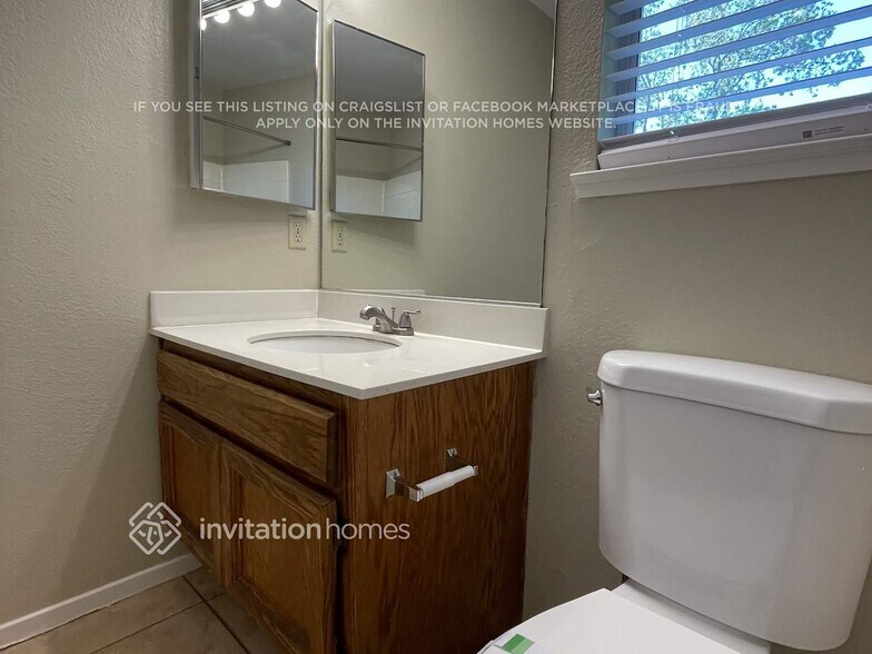 Building Photo - 8451 Buford Ct