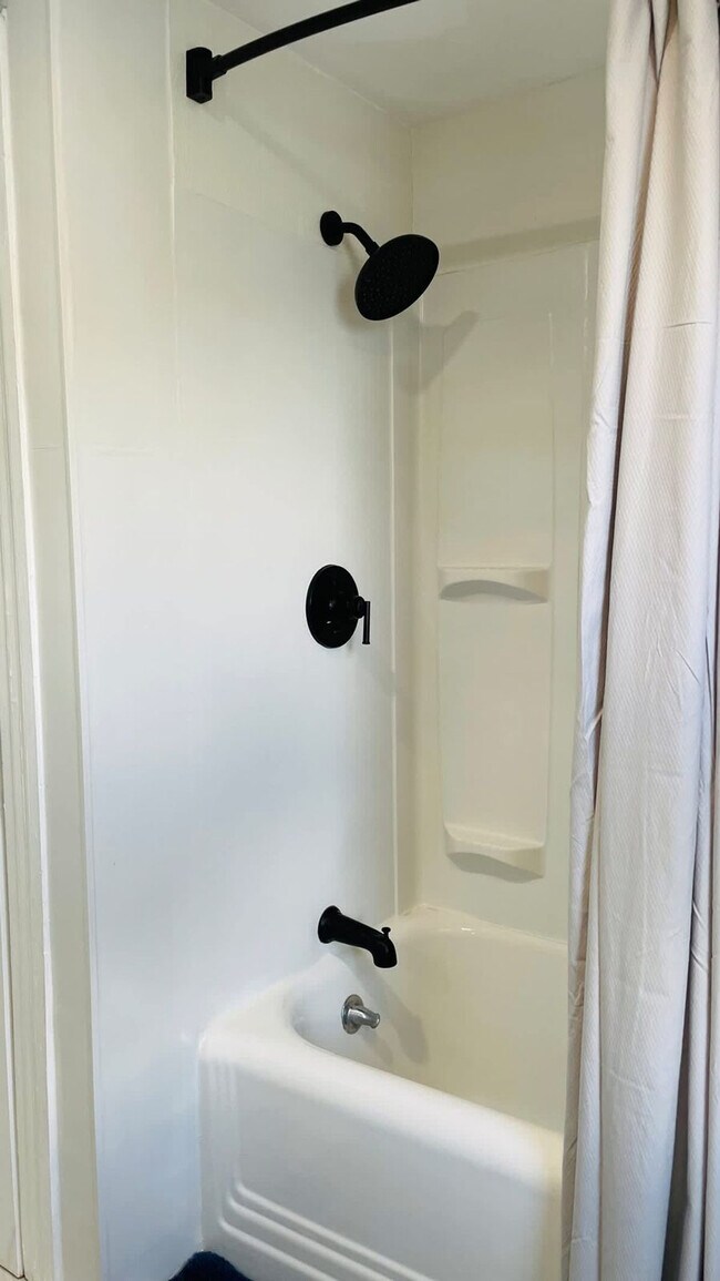 Building Photo - 25 Andem St