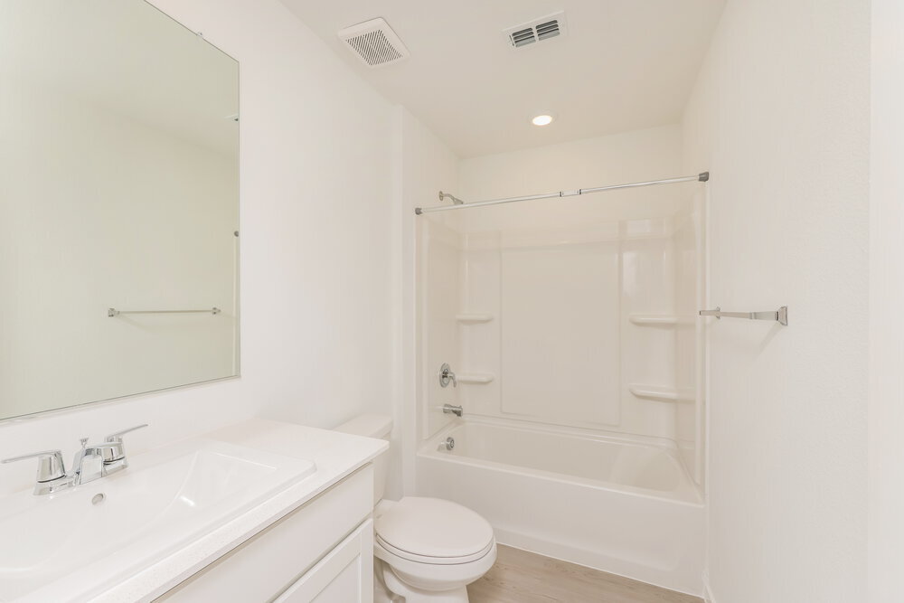 Building Photo - 1215 Maple St