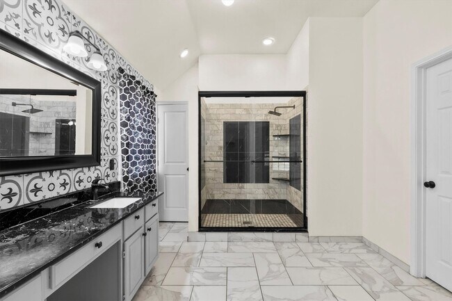 Building Photo - 2028 Austin Dr