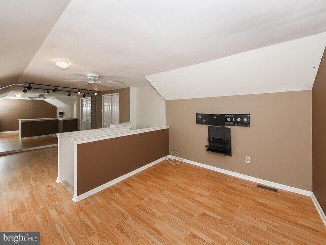 Building Photo - 252 Copper Beech Dr