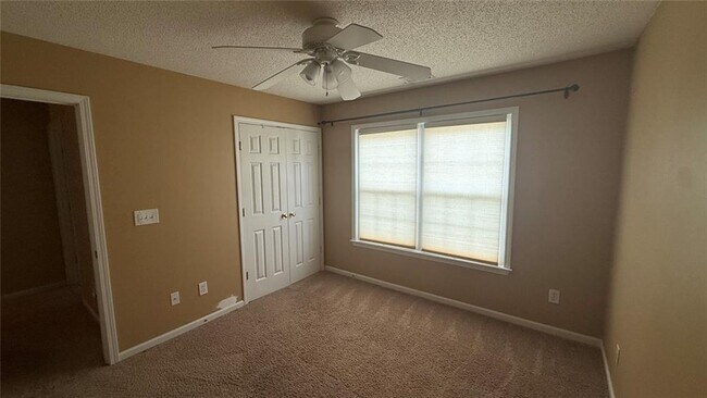Building Photo - 2568 Alvecot Cir SE