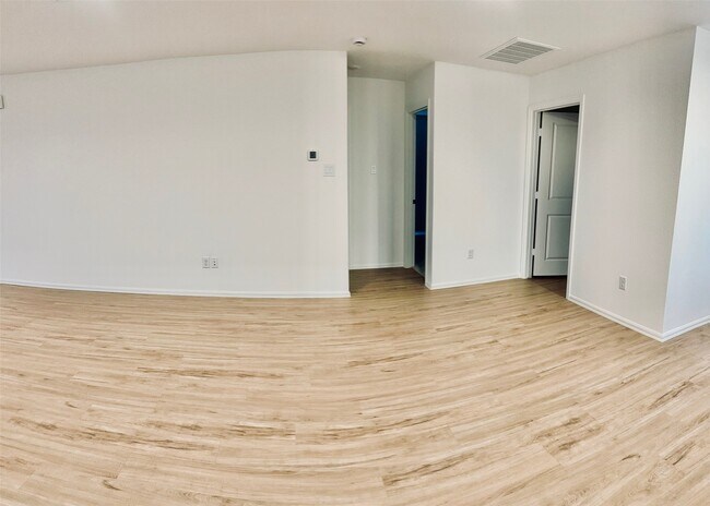 Building Photo - 26715 Cenzontle Dr