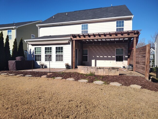 Building Photo - Georgeous 3 bedroom, 2.5 bathroom home located in the Stafford at Longtree community!